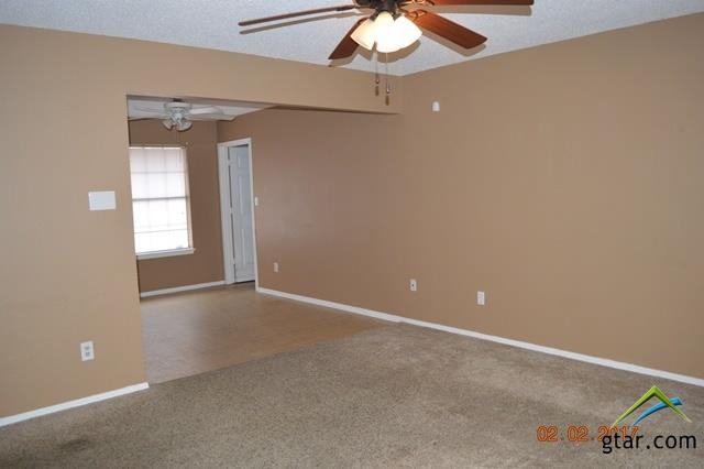 308 Floyd St - Photo 3 of 22