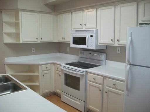 155 Longstreet Dr - Photo 3 of 9