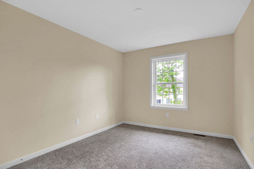 346 Melbourne Ln - Photo 3 of 31