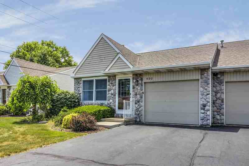 490 Stonehaven Ct - Photo 2 of 10