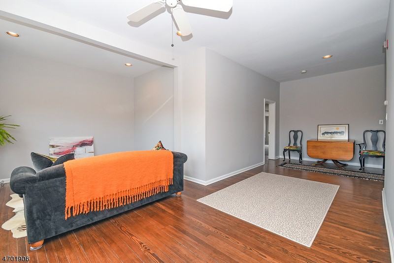 95 Main St #2nd Floor - Photo 3 of 18