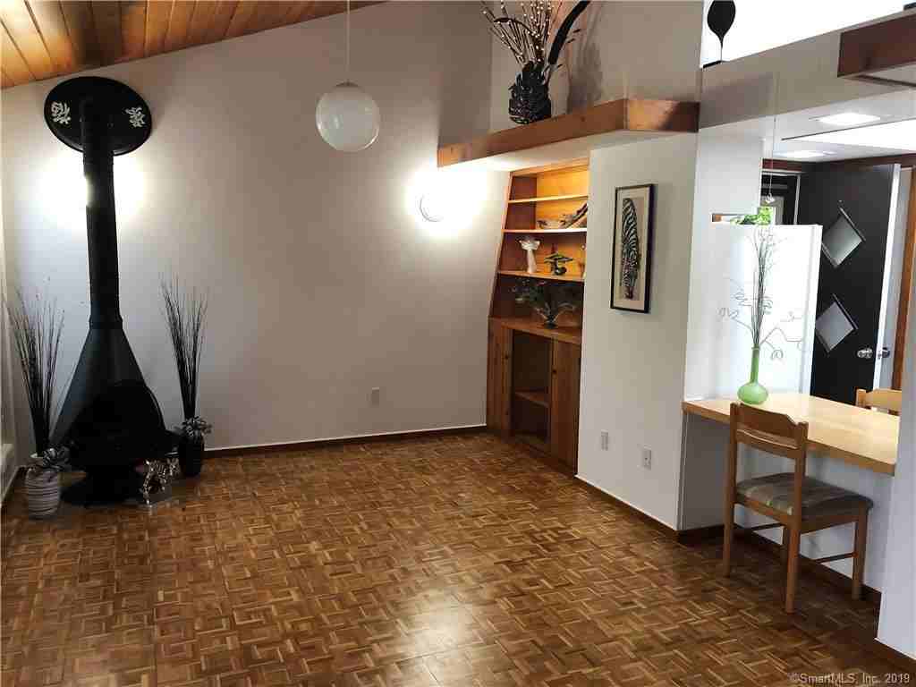 21 Watch Hill Ave - Photo 3 of 18