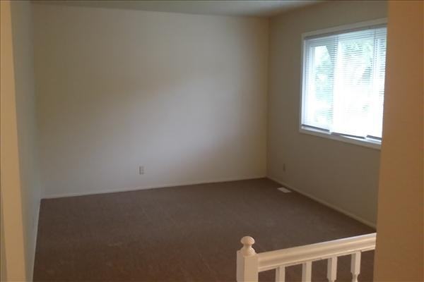 1506 Tammy Ln - Photo 3 of 9