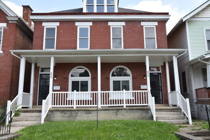 886 E Livingston Ave - Photo 2 of 40