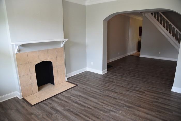 886 E Livingston Ave - Photo 3 of 40