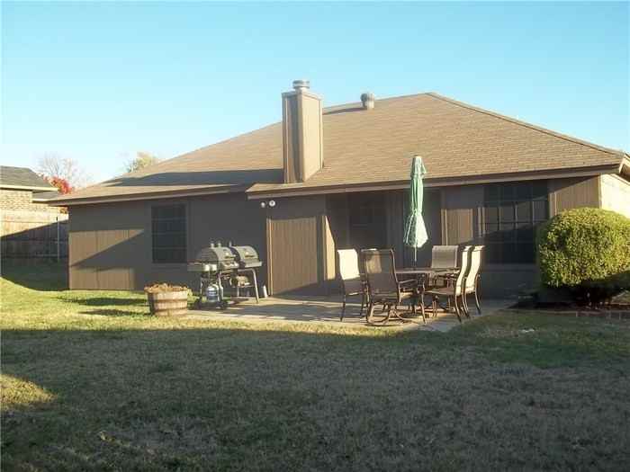 636 Ozark Ave - Photo 2 of 14