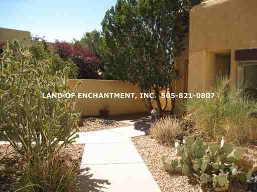 10291 Las Casitas Ct NE - Photo 2 of 11
