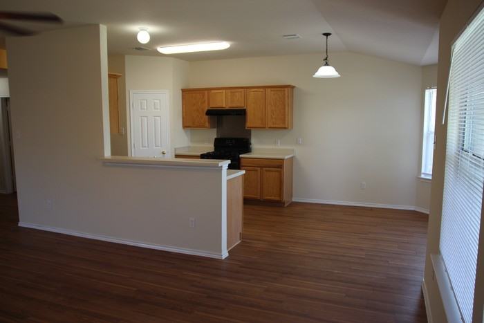 1105 Burgess Dr - Photo 3 of 19