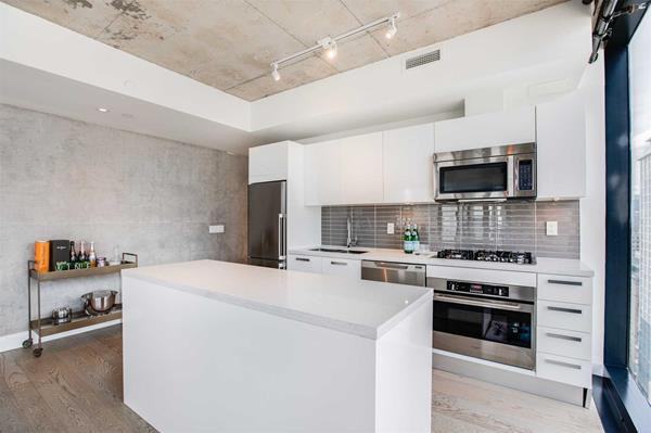 224 King Street West #22597