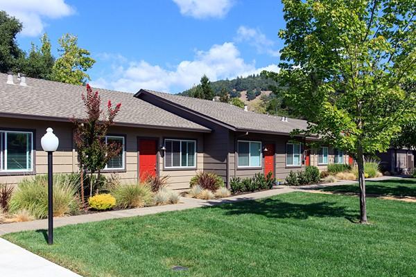 Villa Oaks - Photo 4 of 17