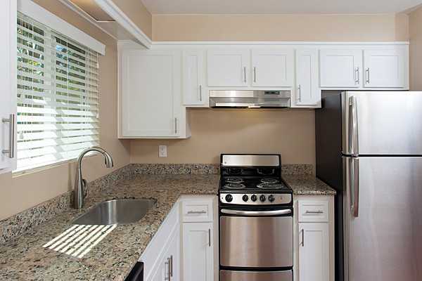 Villa Oaks - Photo 6 of 17