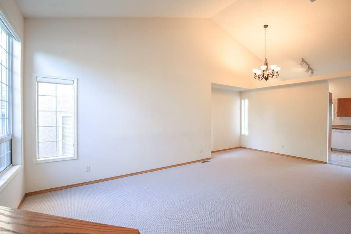 8 Citadel Gardens NW - Photo 3 of 33