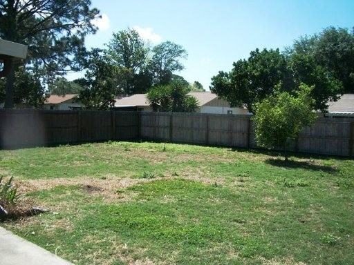 1396 Dexter Dr N - Photo 2 of 16