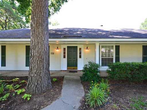 10018 Commander Dr - Photo 2 of 22