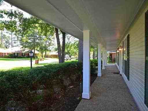 10018 Commander Dr - Photo 3 of 22