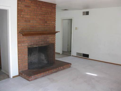 44727 Stanridge Ave - Photo 3 of 8