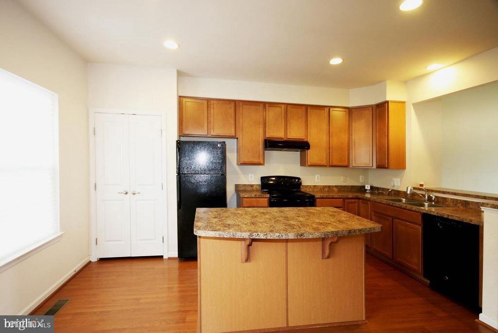 11865 St Linus Dr - Photo 3 of 10