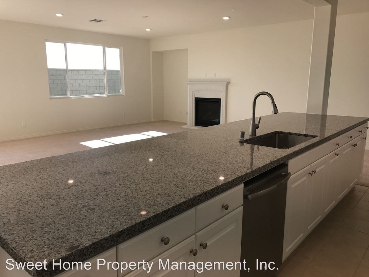 6977 Jetty Court - Photo 3 of 29