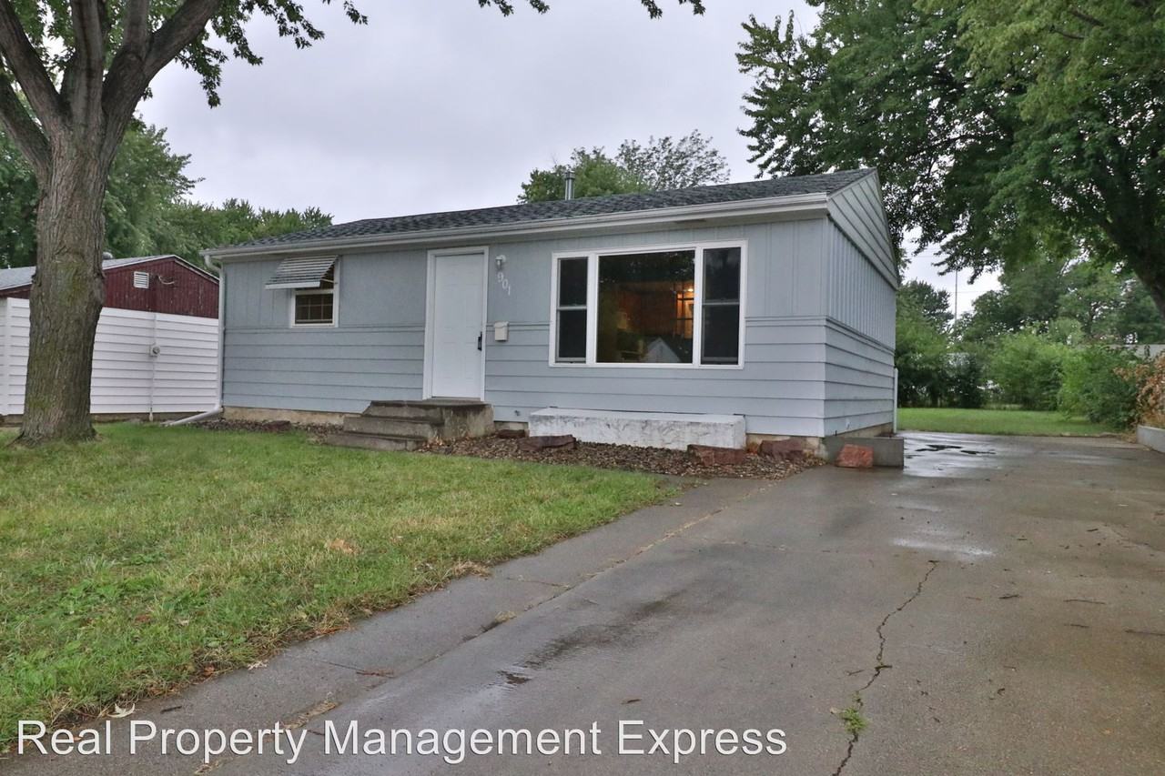 901 N Garfield Ave - Photo 2 of 16