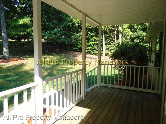 2 Kingswood Rd - Photo 2 of 16