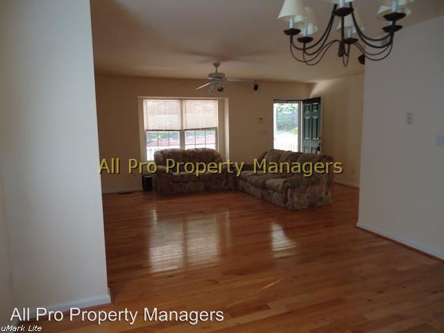 2 Kingswood Rd - Photo 3 of 16