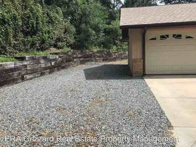 619 Westchester Dr - Photo 3 of 22