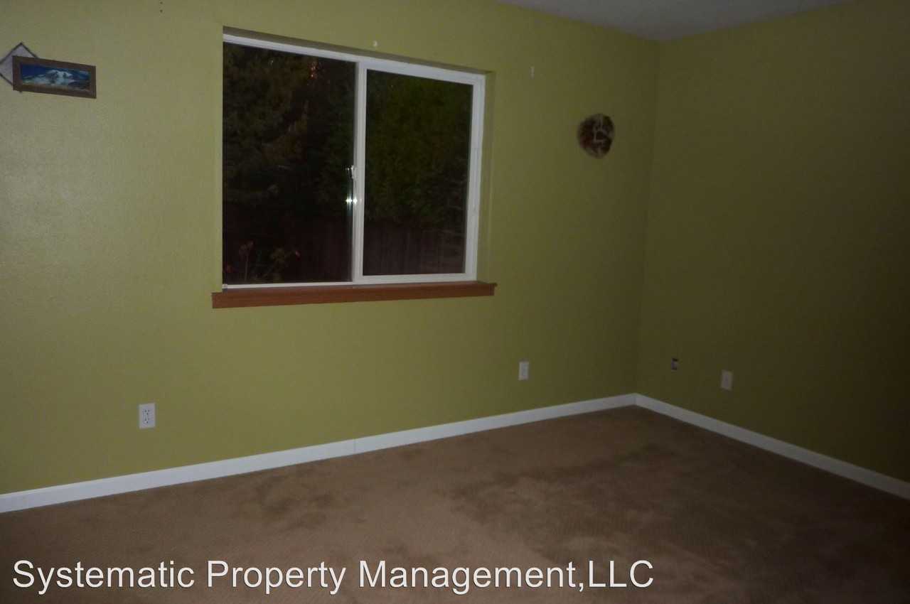 312 Madrona Dr N - Photo 3 of 8