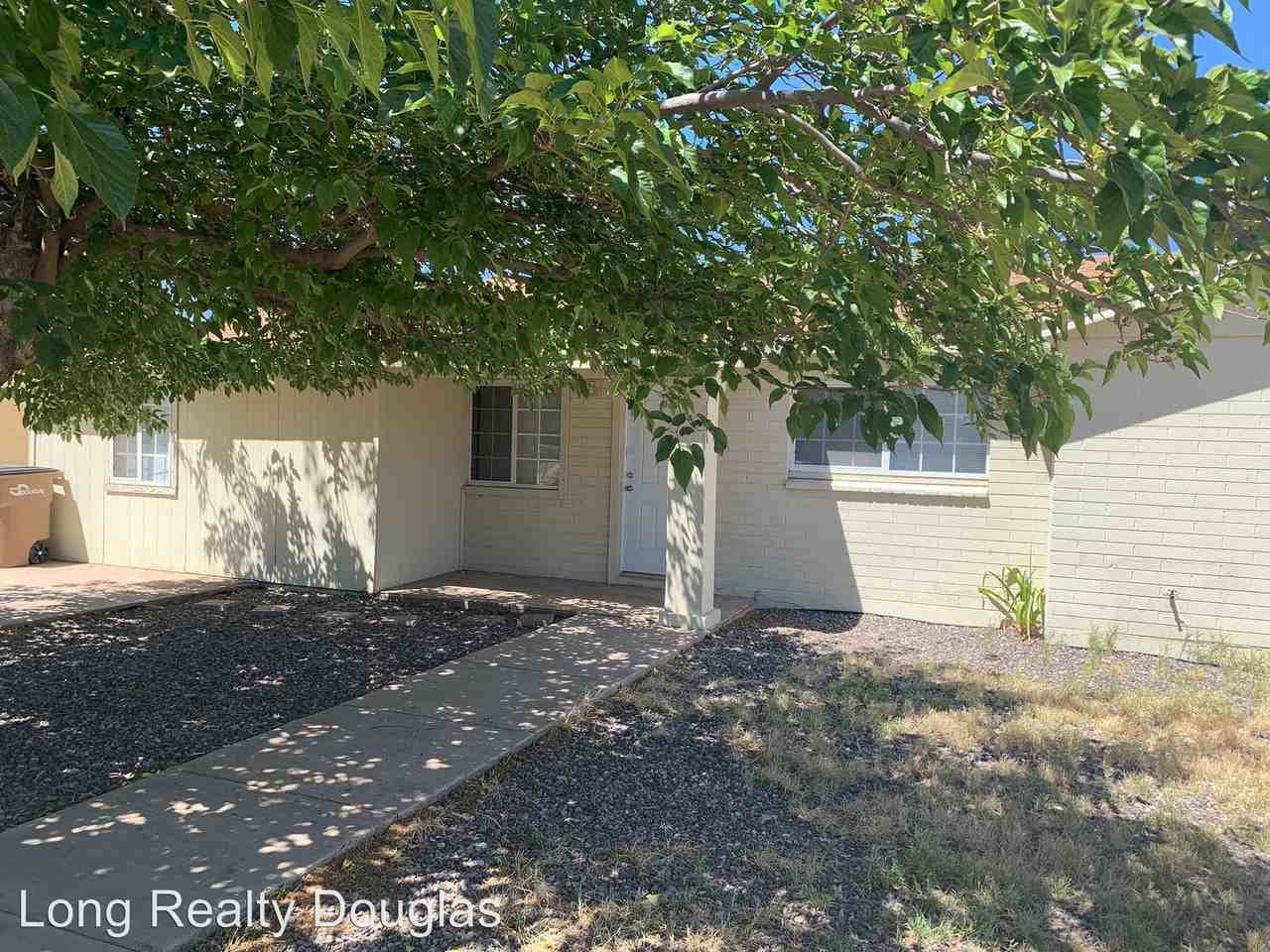 1544 Frederic Dr - Photo 2 of 13