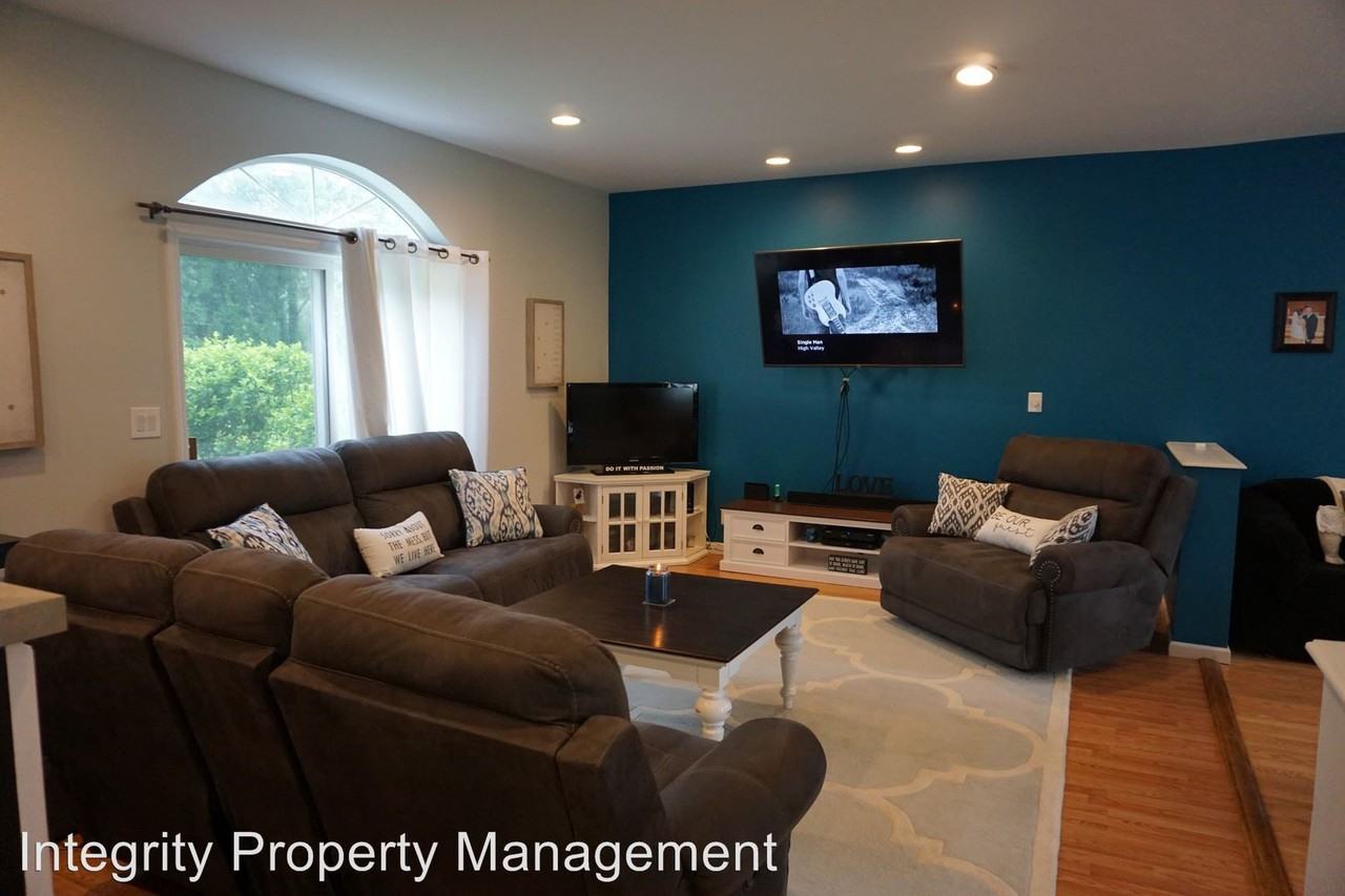 10 Loose Strife Dr - Photo 3 of 15