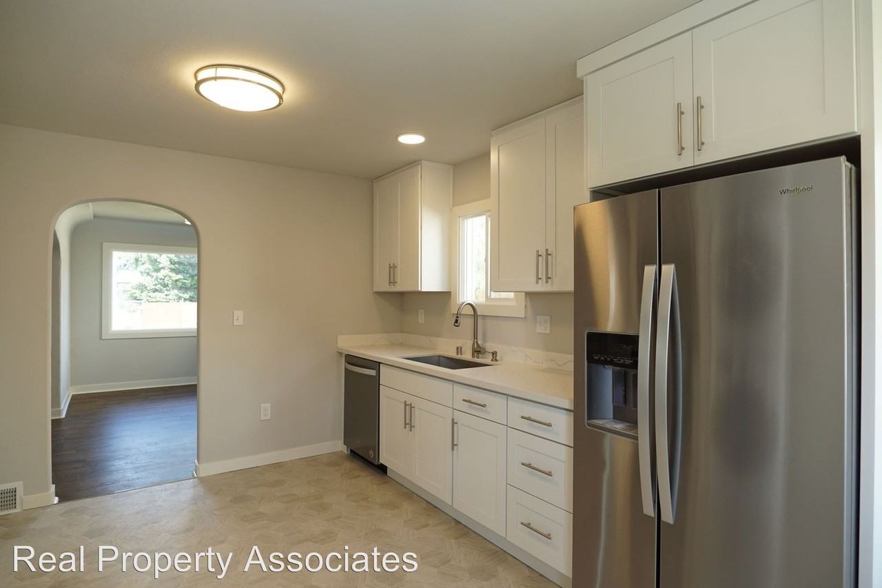 106 E 37th St - Photo 3 of 16