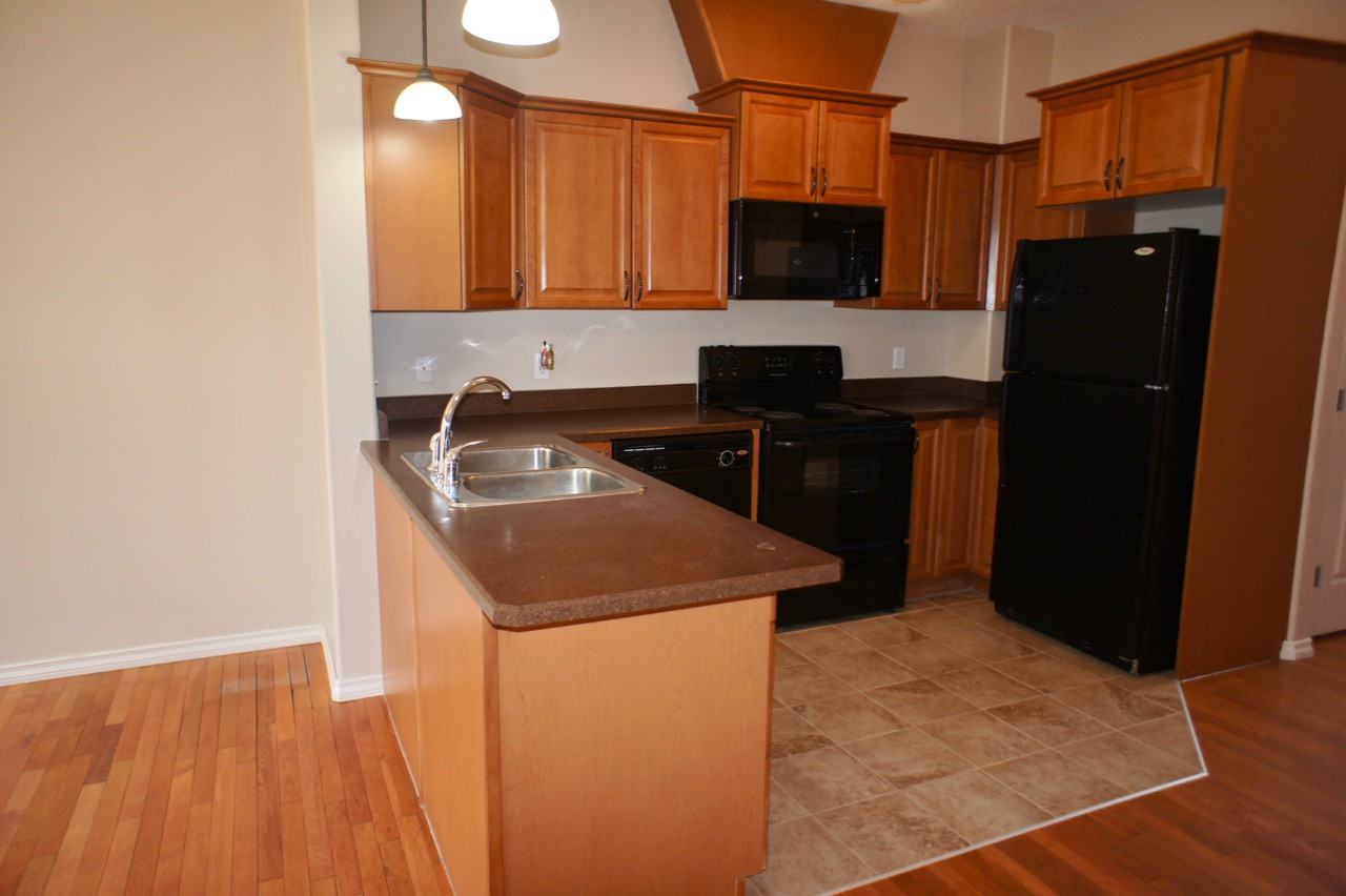 11514 11 Ave Sw - Photo 2 of 21