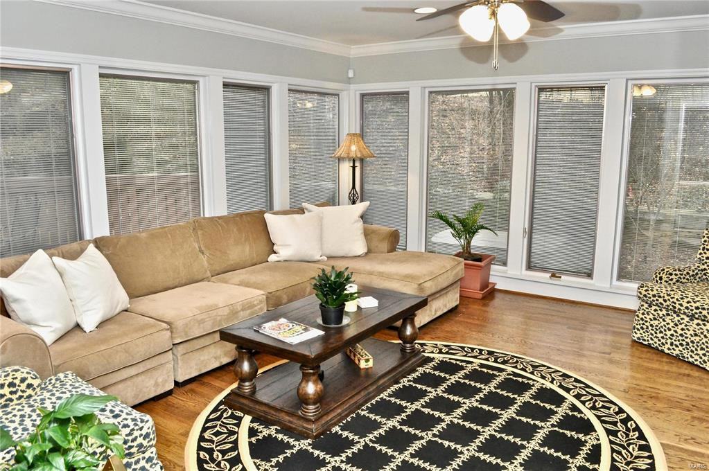 1480 Forest View Dr - Photo 2 of 12