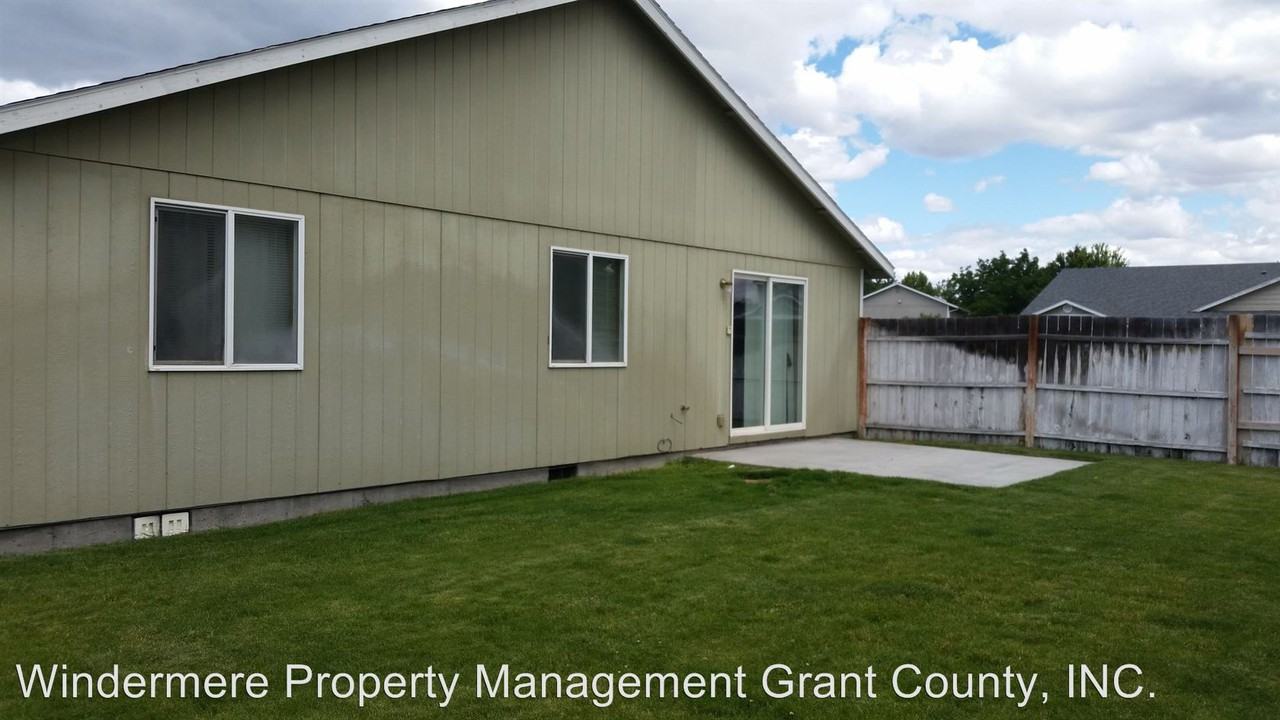 1841 S Leanne Ave - Photo 2 of 12