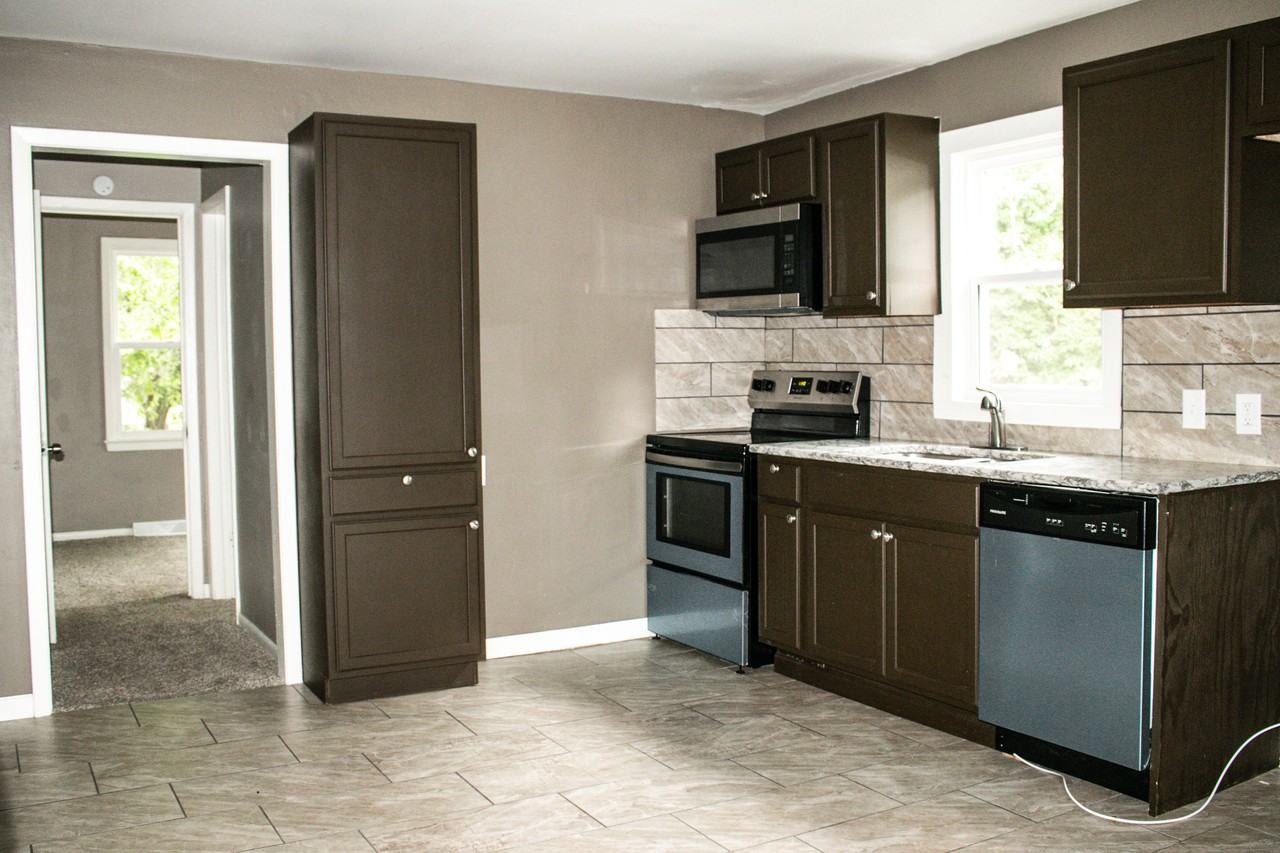 1223 S Pearl St - Photo 2 of 11