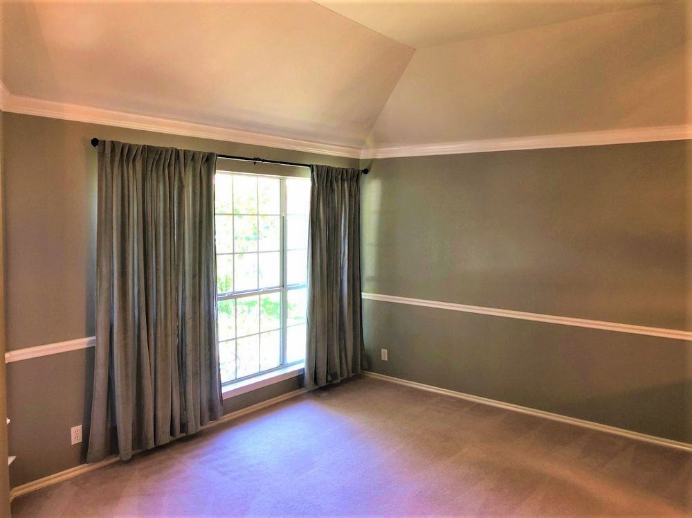 2102 Red Oak Cir - Photo 3 of 24