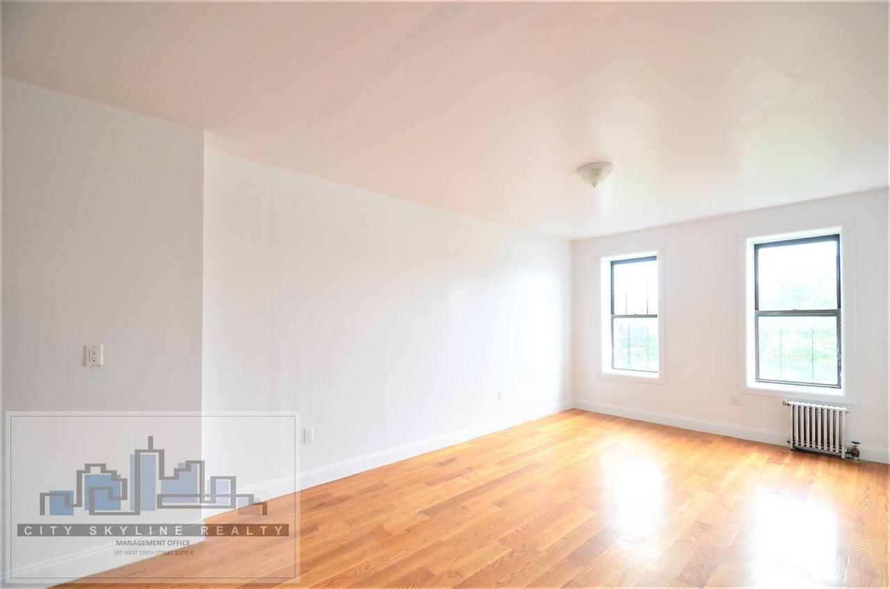 2120 Tiebout Avenue #B22