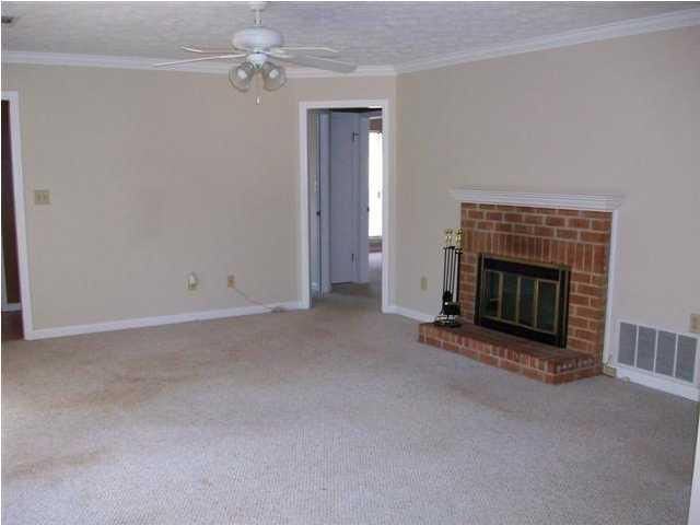1615 Woodmere Loop - Photo 2 of 8