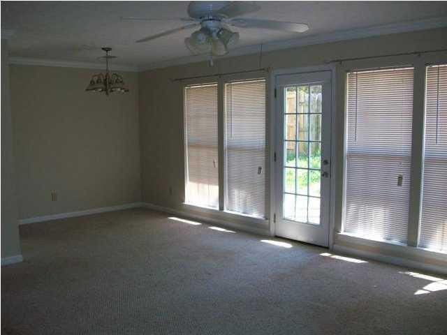 1615 Woodmere Loop - Photo 3 of 8