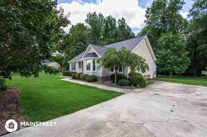212 Bowling Farm Ct - Photo 3 of 16