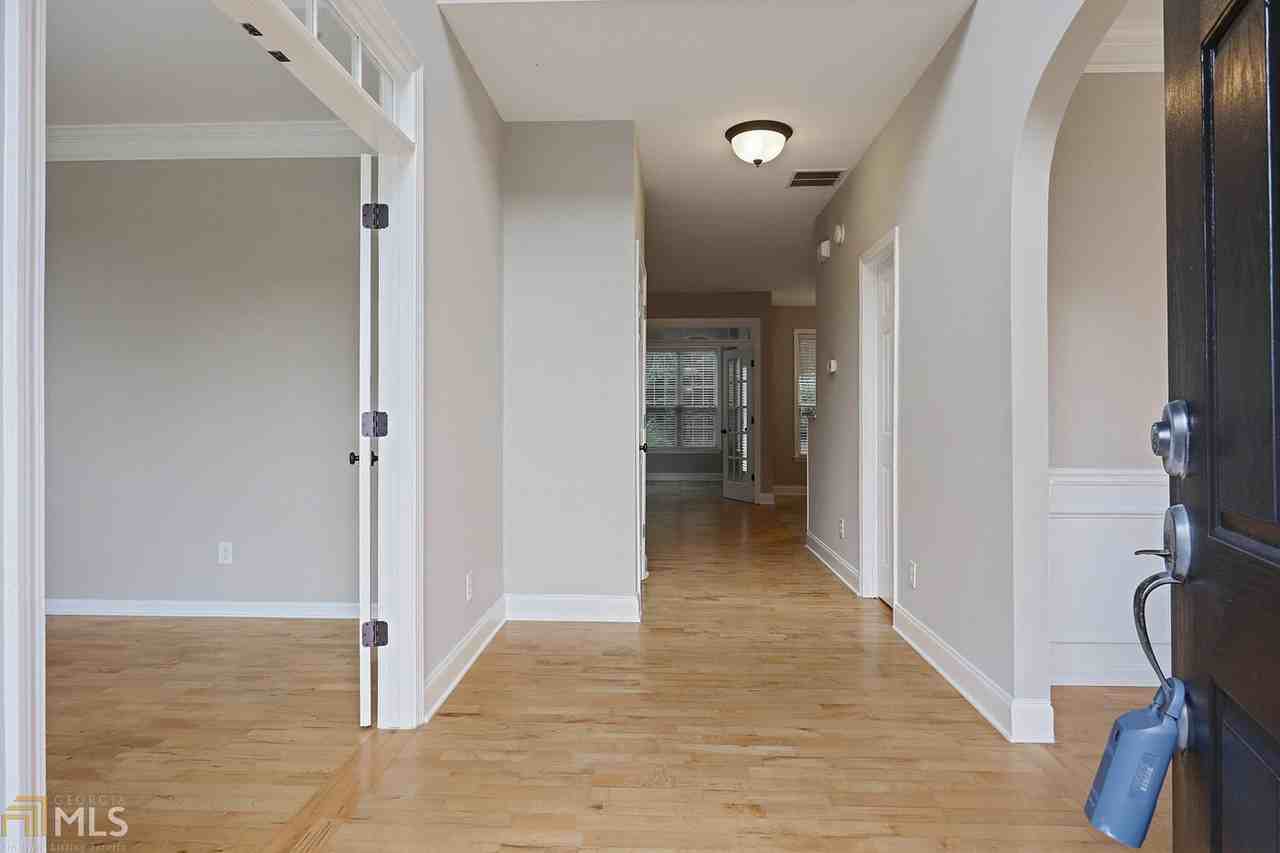 370 Sablewood Dr - Photo 2 of 28