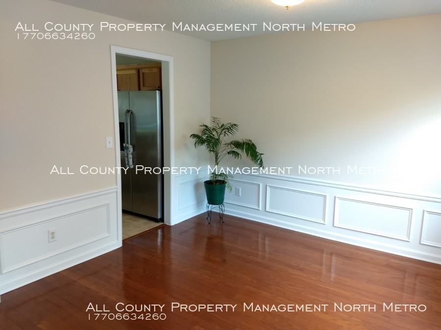 13611 Weycroft Cir - Photo 2 of 23