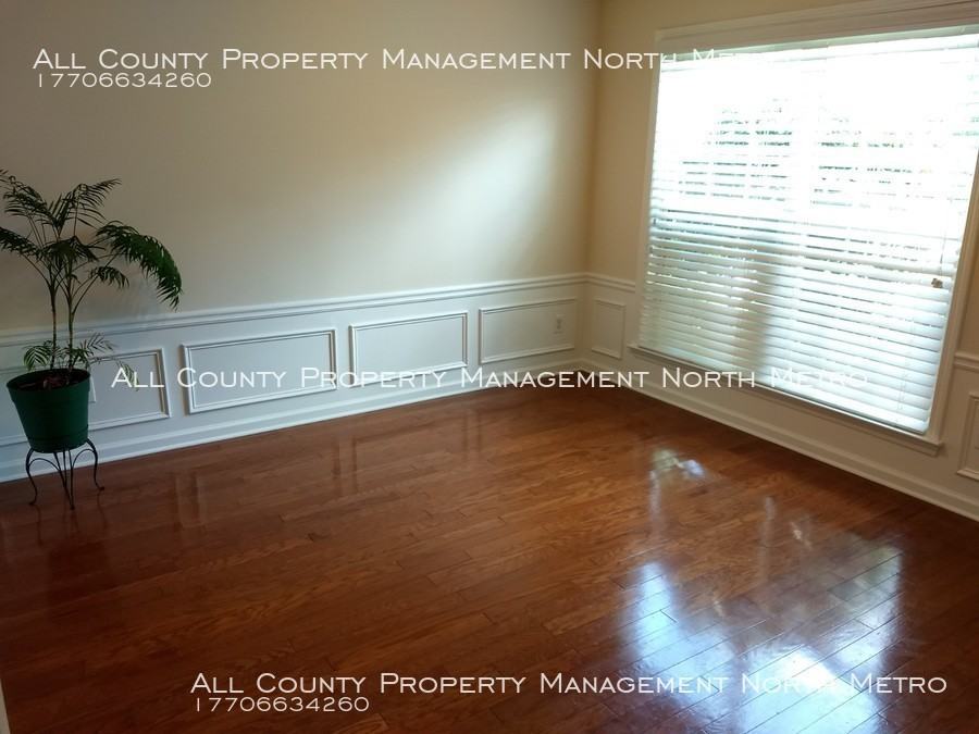 13611 Weycroft Cir - Photo 3 of 23