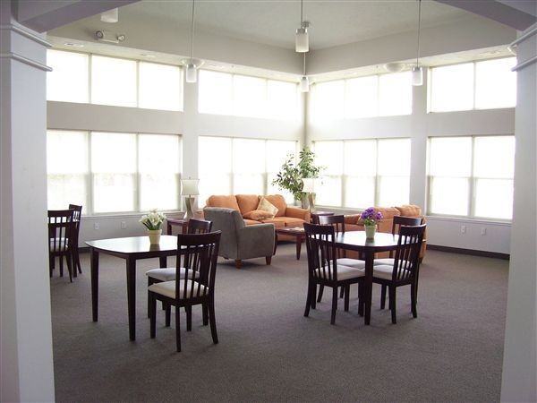 The Avenue Apartments - Photo 2 of 10