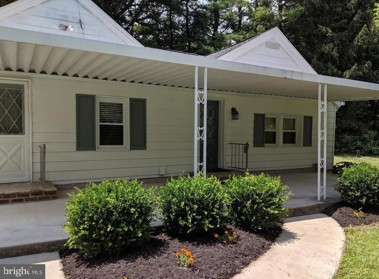 6768 Mink Hollow Rd - Photo 3 of 12