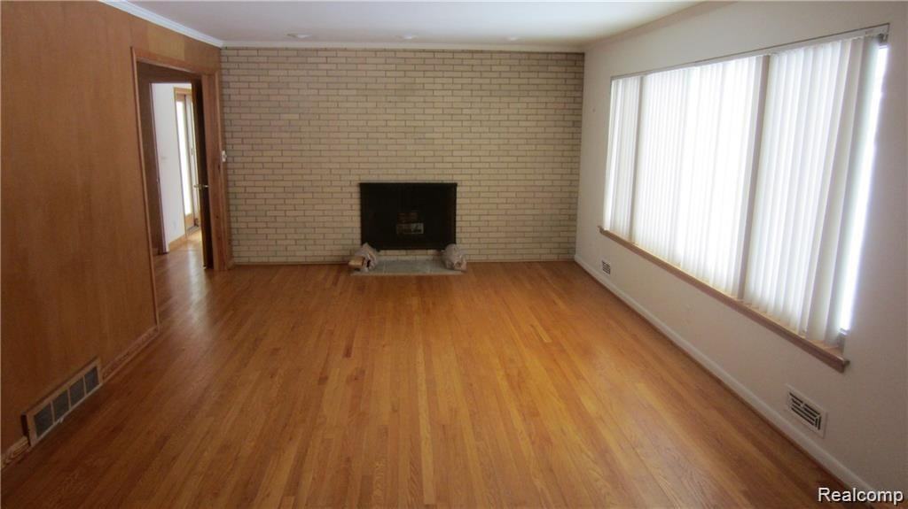 22932 Mayfield St - Photo 2 of 16