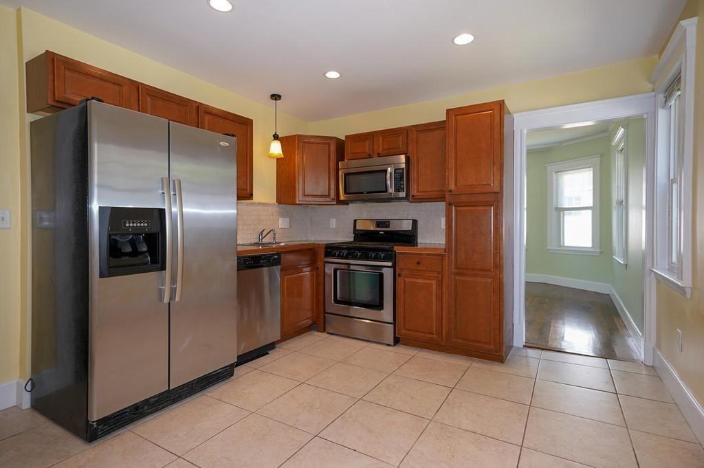 53 Lawrence Rd - Photo 3 of 11