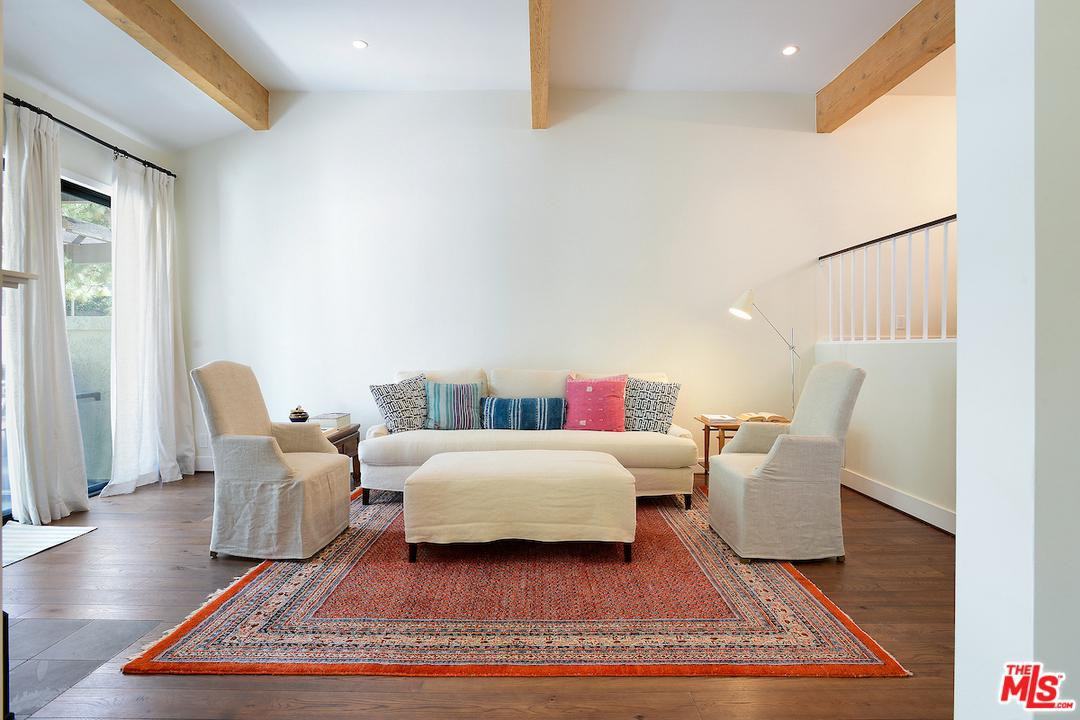 17258 Palisades Cir - Photo 3 of 29