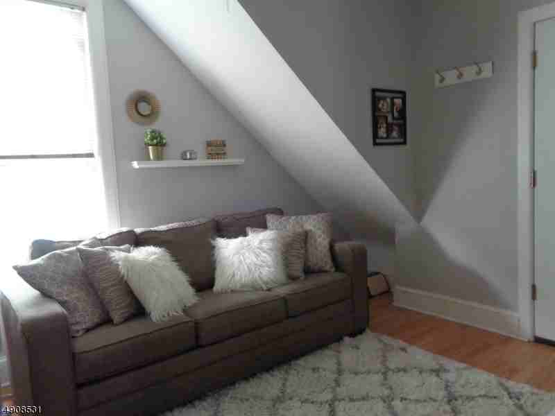 17 DeMott Ave - Photo 3 of 19