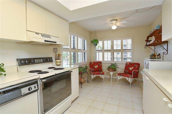 1001 Benjamin Franklin Dr - Photo 2 of 24