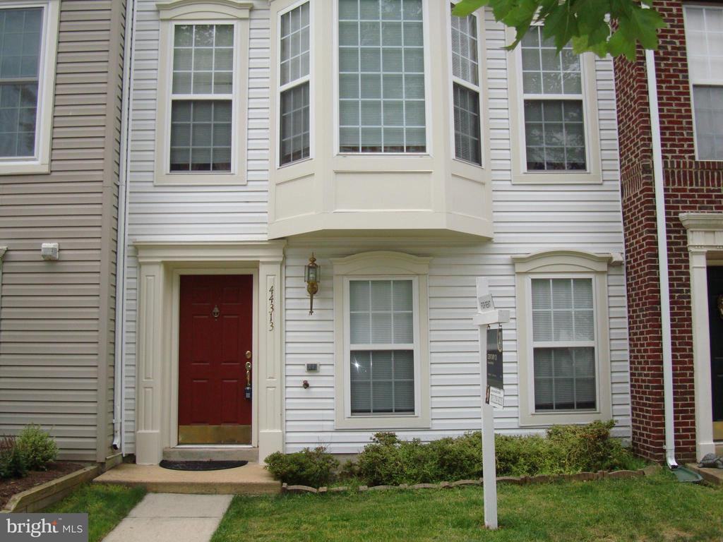 44313 Suscon Square - Photo 2 of 26